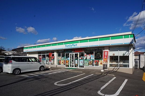 ファミリーマートフレスト土浦中村東店（290m）