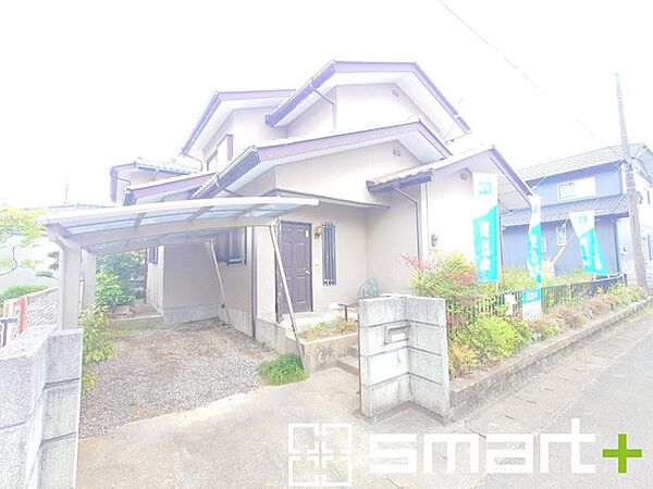 ～閑静な住宅街の立地～ ・周辺は閑静な住宅街となっておりますので、静かな暮らしをご実現いただけます。 ・前面道路の交通量も多くないので、小さなお子様がいるご家庭でもご安心ですね。