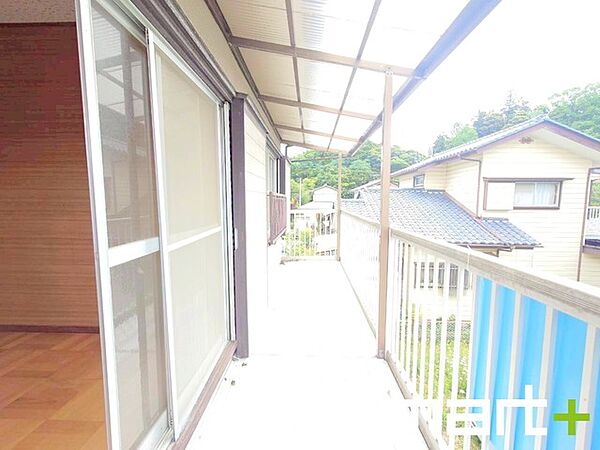 ～奥行きのあるバルコニーを採用～ ・お客様から意外にご要望が多い「バルコニーの奥行き」。 ・奥行きのあるバルコニーを採用しておりますので、洗濯物も干しやすい造りです。