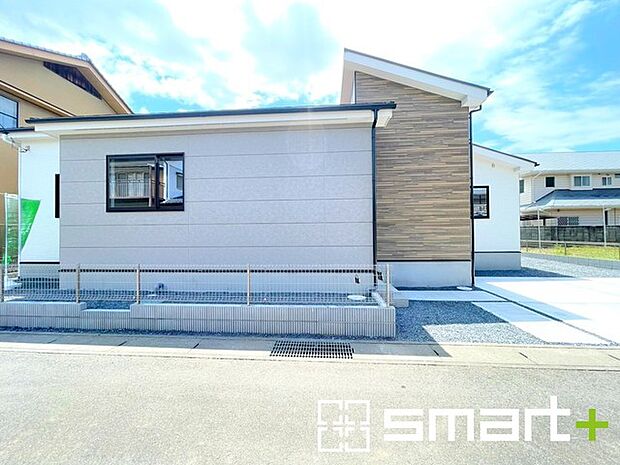 ～資金計画もお任せください～ ・ご見学はもちろん、住宅ローンなど資金面のご相談だけでもお気軽にどうぞ。 ・プロのアドバイザーがお客様にとって最適なプランをご提案させていただきます。 