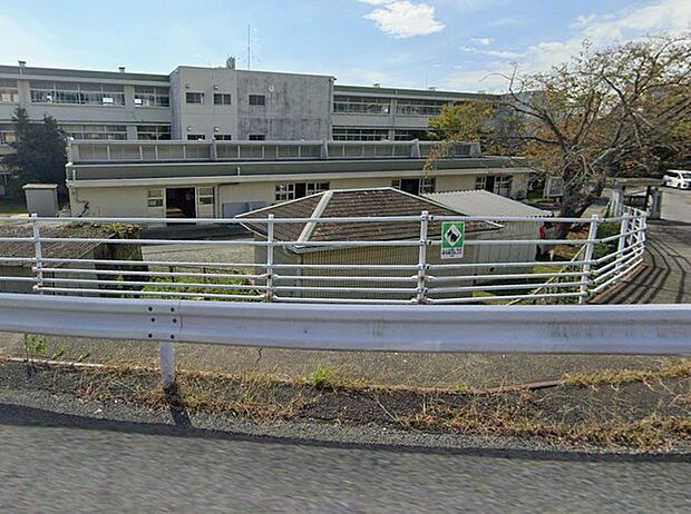 日立市立滑川小学校(450m)