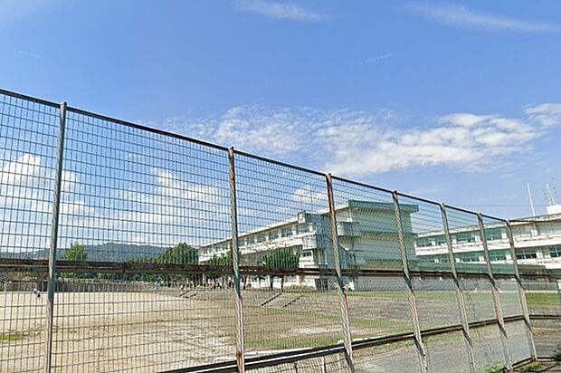 日立市立滑川中学校(1400m)