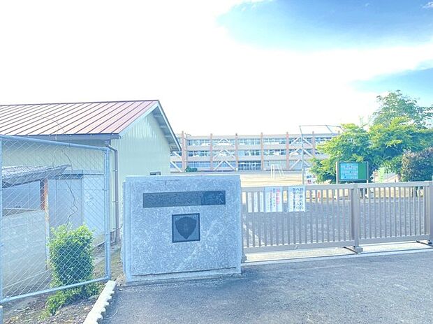 茨城町立長岡小学校(1100m)