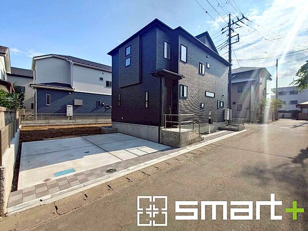 ~閑静な住宅街の立地~ ・周辺は閑静な住宅街となっておりますので、静かな暮らしをご実現いただけます。 ・前面道路の交通量も多くないので、小さなお子様がいるご家庭でもご安心ですね。