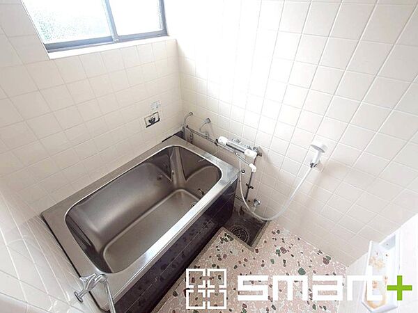 ～1日の疲れを癒す浴室～ ・ユニットバスの交換もお気軽にご相談くださいませ。 ・丸ごとでなくてもシャワーヘッドのみの交換などもお勧めしております。