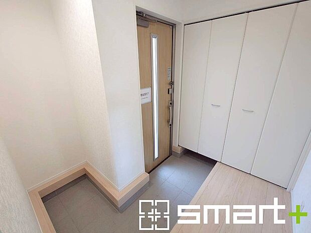 ～十分な容量のシューズボックス～ ・備え付けのシューズボックスは充分な容量を確保。 ・より大型のものへのご変更などご希望の方もお気軽にご相談くださいませ。 