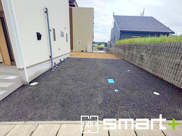～駐車場ももちろんございます～ ・駐車場もありますので、お車をご利用される方にもお勧めのお住まいです。 ・カーポートなどのオプションもお気軽にご相談くださいませ。 