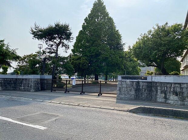 水戸市立第五中学校(450m)