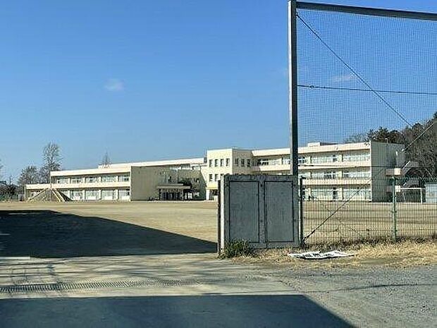 友部小学校(740m)