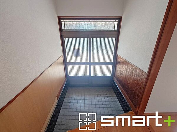 ～余裕の広さの玄関～ ・玄関スペースを大きく取る事でご帰宅された際の開放感が違います。 ・お客様を出迎える顔にもなる玄関、この広さは魅力的ですね。ぜひ現地でご体感くださいませ。