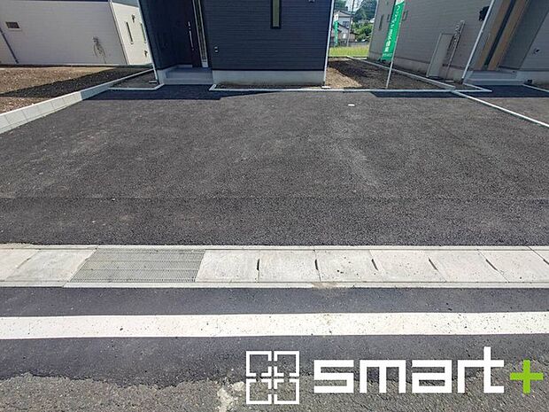 ~駐車場ももちろんございます~ ・駐車場もありますので、お車をご利用される方にもお勧めのお住まいです。 ・カーポートなどのオプションもお気軽にご相談くださいませ。