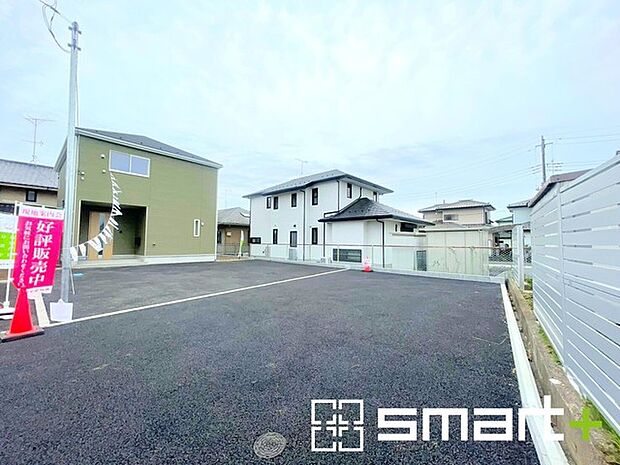 ～閑静な住宅街の立地～ ・周辺は閑静な住宅街となっておりますので、静かな暮らしをご実現いただけます。 ・前面道路の交通量も多くないので、小さなお子様がいるご家庭でもご安心ですね。 