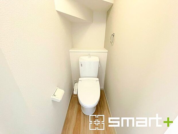 ~やはり便利なタンク式トイレ~ ・最近はタンクレストイレもございますが、タンク式の場合は停電時もお水を流すことが可能。 ・故障時なども比較的費用が安くなるなど、メリットが多くなります。