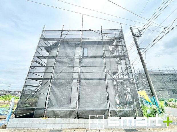 ~ご家族を守る「耐震等級3」~ ・住宅性能評価において「耐震等級3」を取得。地震に強い家であることが証明されております。 ・倒壊の恐れが低くなりますので、地震保険が半額になるメリットも。