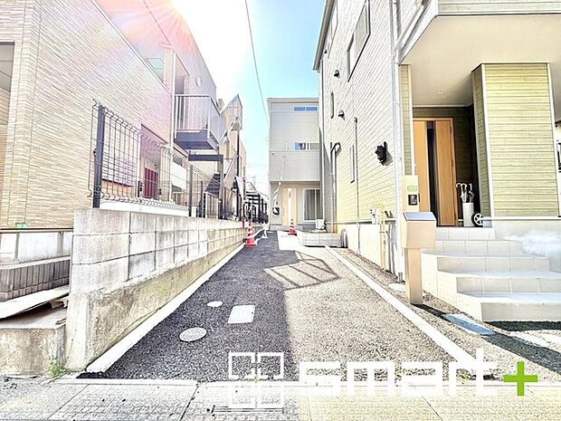 ～駐車場ももちろんございます～ ・駐車場もありますので、お車をご利用される方にもお勧めのお住まいです。 ・カーポートなどのオプションもお気軽にご相談くださいませ。 