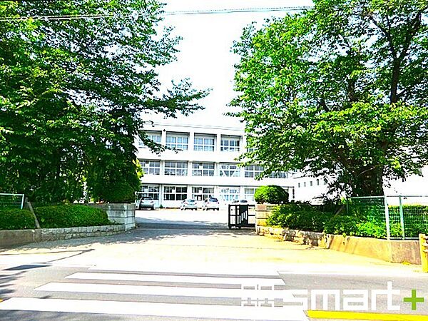 八木中学校（1900m）