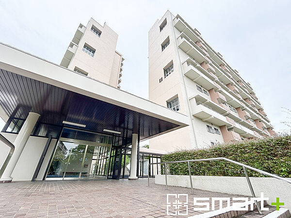 ～管理の行き届いたエントランス～ ・お住まいの「顔」でもあるエントランス。管理会社の方でしっかりと管理されております。 ・ぜひ現地でご体感くださいませ。