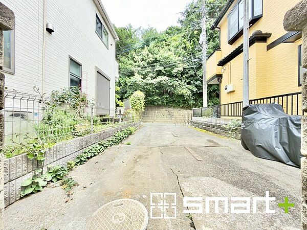～駐車場ももちろんございます～ ・駐車場もありますので、お車をご利用される方にもお勧めのお住まいです。 ・カーポートなどのオプションもお気軽にご相談くださいませ。