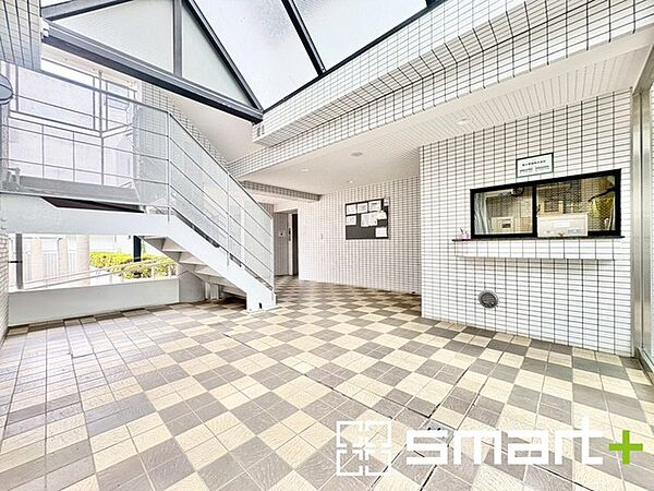 ～帰るのが楽しみになるエントランス～ ・エントランスは非常に綺麗な造りとなっておりますので、毎日家に帰るのが楽しみになる仕様です。 ・ぜひ現地でご体感くださいませ。