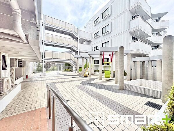 ～帰るのが楽しみになるエントランス～ ・エントランスは非常に綺麗な造りとなっておりますので、毎日家に帰るのが楽しみになる仕様です。 ・ぜひ現地でご体感くださいませ。