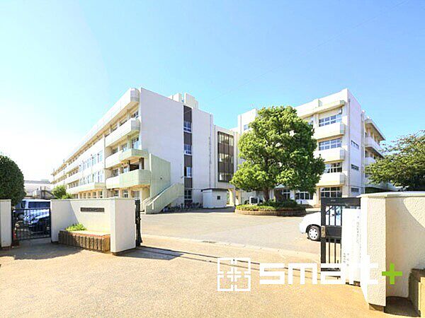 八木が谷中学校（1900m）