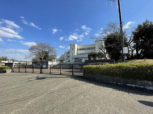 木刈小学校(1700m)