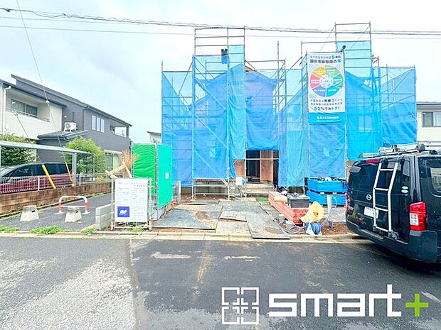 ~十分な広さのある前面道路~ ・前面道路は約6mございますので、お車でのすれ違いも楽々で余計なストレスがかかりません。 ・日々お車での移動が多い方には大切なポイントですね。