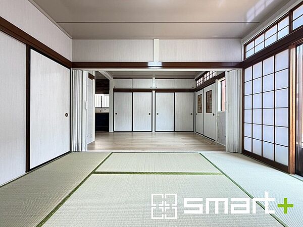 ～明るい空間の和室～ ・癒しの和室は収納付きでお布団などもしまえて便利です。 ・やはり畳の香りは心が落ち着きますね。