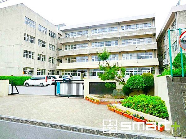 六実中学校（1300m）