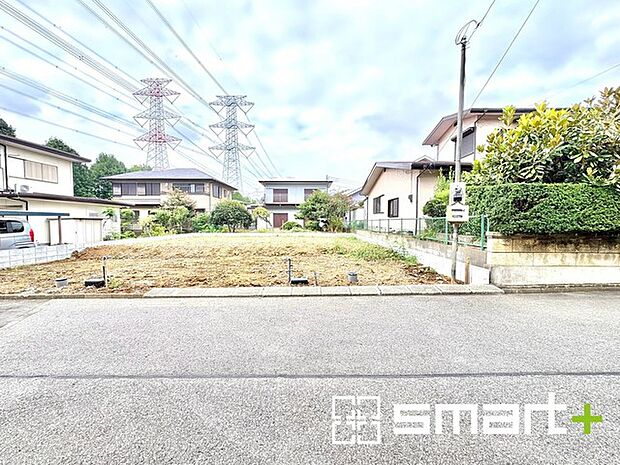 ~利便性に富んだ立地~ ・徒歩圏内にスーパーやコンビニなどの商業施設が揃った利便性の高い住環境です。 ・毎日の生活を快適にしてくれる好立地。