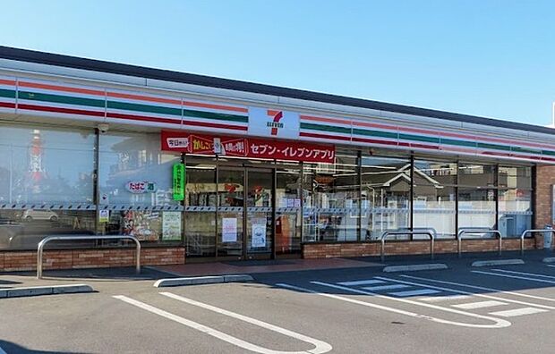 セブンイレブン柏豊四季駅東口店 (600m)