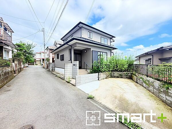 ～十分な広さのある前面道路～ ・前面道路は約4ｍございますので、お車でのすれ違いも可能で余計なストレスがかかりません。 ・日々お車での移動が多い方には大切なポイントですね。