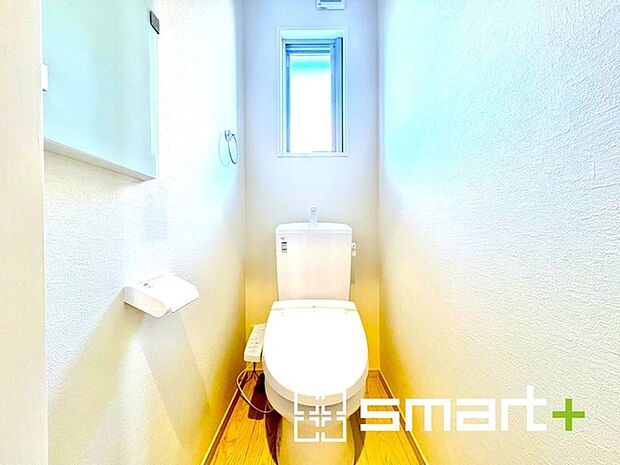 〜やはり便利なタンク式トイレ〜 ・最近はタンクレストイレもございますが、タンク式の場合は停電時もお水を流すことが可能。 ・故障時なども比較的費用が安くなるなど、メリットが多くなります。