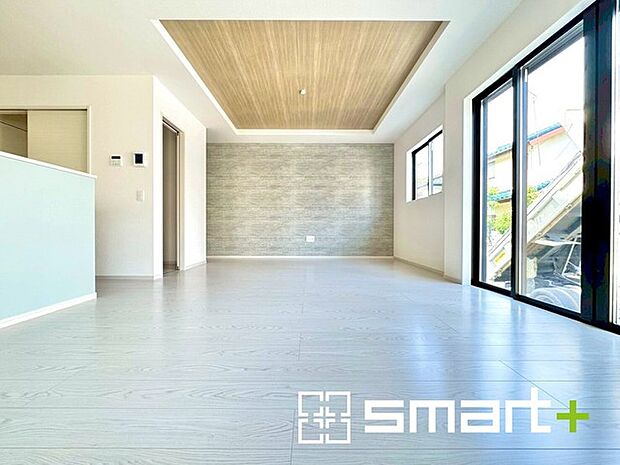 〜ナチュラルな色彩のＬＤＫ〜 ・自然な風合いの色味で纏められたＬＤＫは家具のコーディネートもしやすくなっております。 ・どんなインテリアにするか、考えるだけでも楽しくなりますね。 