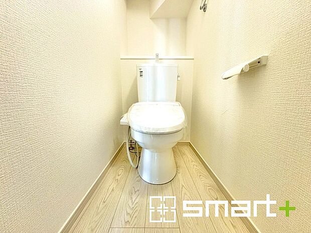 〜やはり便利なタンク式トイレ〜 ・最近はタンクレストイレもございますが、タンク式の場合は停電時もお水を流すことが可能。 ・故障時なども比較的費用が安くなるなど、メリットが多くなります。