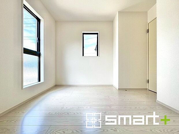 〜ウォークインクローゼットのあるお部屋〜 ・人気のウォークインクローゼットをご用意。季節物や趣味の道具などもスッキリと収納が可能です。 ・最近流行りの収納術などもぜひご活用くださいませ。