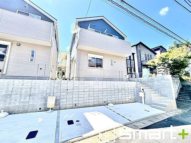 〜駐車場ももちろんございます〜 ・駐車場もありますので、お車をご利用される方にもお勧めのお住まいです。 ・カーポートなどのオプションもお気軽にご相談くださいませ。 