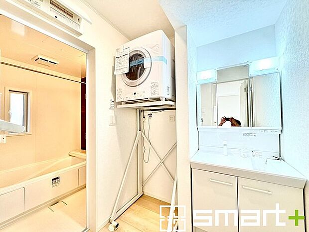 〜標準装備のガス衣類乾燥機〜 ・衣類乾燥機Rinnai乾太くん付きも魅力の一つです。 ・雨の日や花粉の季節でもお洗濯が快適ですね。