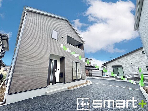 〜閑静な住宅街の立地〜 ・周辺は閑静な住宅街となっておりますので、静かな暮らしをご実現いただけます。 ・前面道路の交通量も多くないので、小さなお子様がいるご家庭でもご安心ですね。