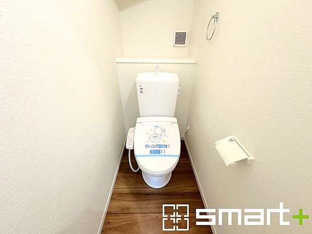 〜やはり便利なタンク式トイレ〜 ・最近はタンクレストイレもございますが、タンク式の場合は停電時もお水を流すことが可能。 ・故障時なども比較的費用が安くなるなど、メリットが多くなります。