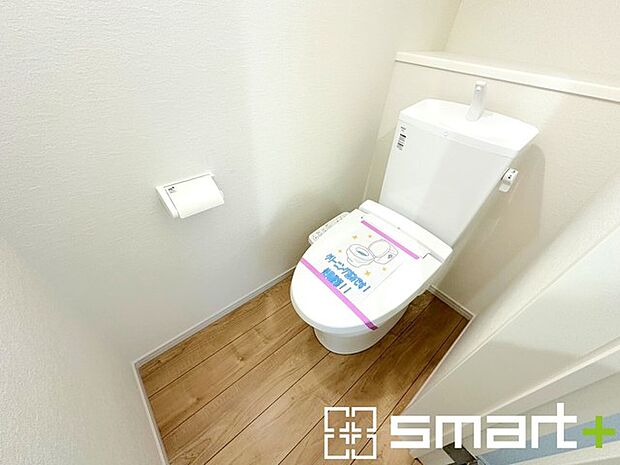 〜やはり便利なタンク式トイレ〜 ・最近はタンクレストイレもございますが、タンク式の場合は停電時もお水を流すことが可能。 ・故障時なども比較的費用が安くなるなど、メリットが多くなります。 