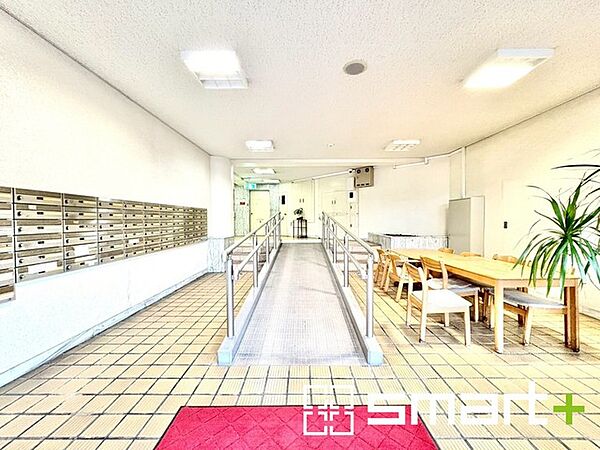 ～鍵付きの郵便受け～ ・郵便受けは当然鍵が付いておりますので、プライバシーが守られます。 ・ご内覧の際は共用部もしっかりとご見学くださいませ。