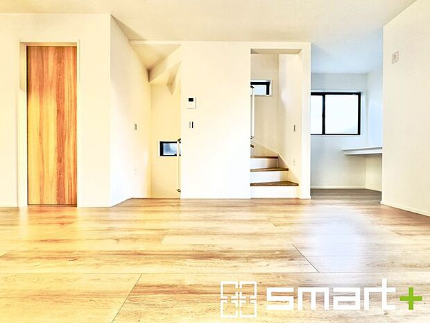 〜スタディカウンターをご用意〜 ・テレワークスペースとして、お子様の勉強スペースとして、家事スペースとして、など様々な使い方のできるスタディカウンターをご用意。 