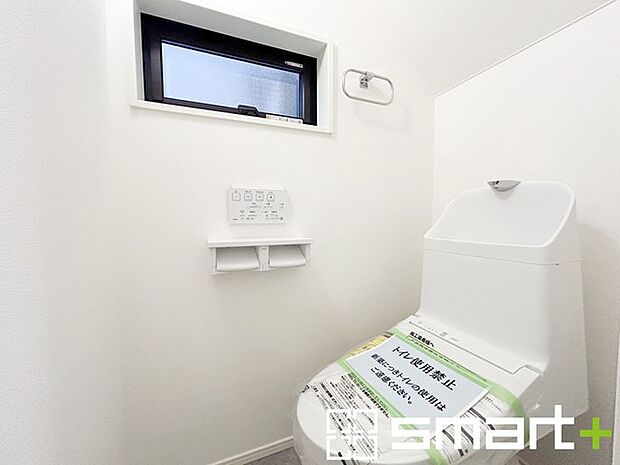 〜やはり便利なタンク式トイレ〜 ・最近はタンクレストイレもございますが、タンク式の場合は停電時もお水を流すことが可能。 ・故障時なども比較的費用が安くなるなど、メリットが多くなります。