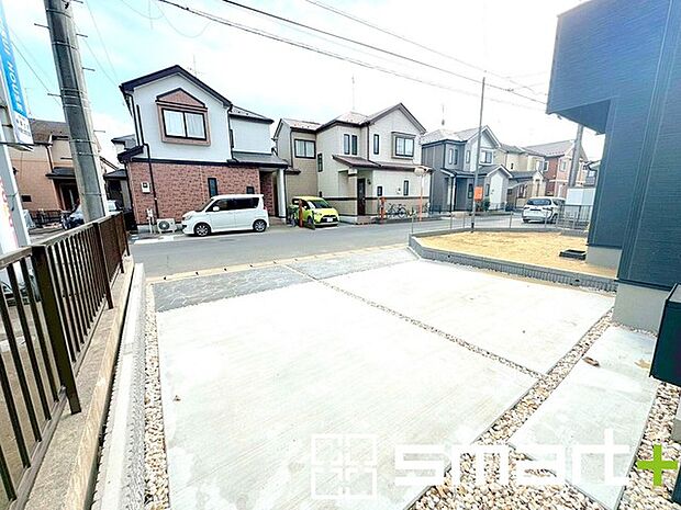 ~駐車場は2台分ご用意~ ・駐車場は2台分ございますので、車通勤の方や複数台お持ちの方にもお勧めのお住まいです。 ・カーポートなどのオプションもお気軽にご相談くださいませ。