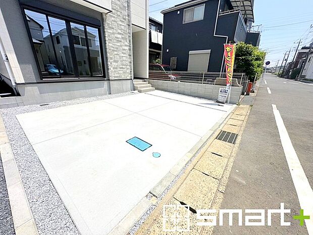 〜駐車場は2台分ご用意〜 ・駐車場は2台分ございますので、車通勤の方や複数台お持ちの方にもお勧めのお住まいです。 ・カーポートなどのオプションもお気軽にご相談くださいませ。 