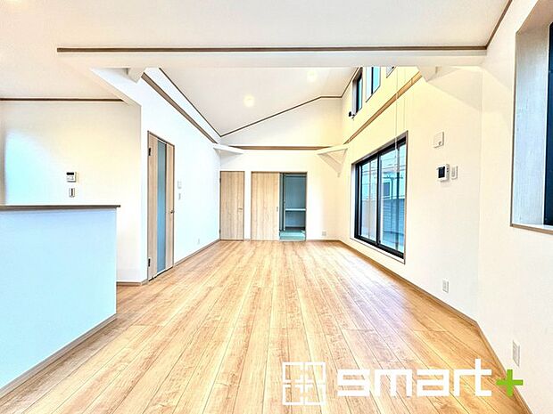 ~家具の配置がしやすい間取~ ・LDKはリビングとダイニングの境目が分かりやすくなっており、家具の配置がしやすい造り。 ・どんなインテリアにするか考えるだけでも楽しくなりますね。