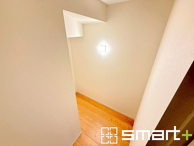 〜LDKにウォークインクローゼット〜 ・しっかりとした広さのウォークインクローゼットを設けた仕様。 ・よくある小さめのウォークインは実際には収納力弱めですが、これだけ大きいと十分な収納力です。