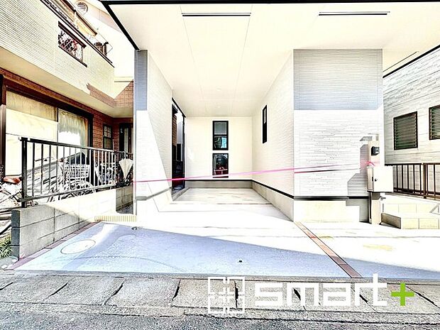 ~駐車場ももちろんございます~ ・駐車場もありますので、お車をご利用される方にもお勧めのお住まいです。 ・カーポートなどのオプションもお気軽にご相談くださいませ。