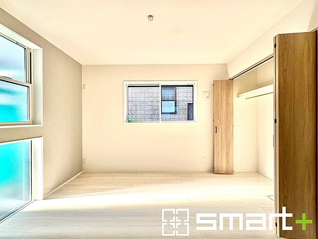 〜クローゼットのあるお部屋〜 ・人気のクローゼットをご用意。季節物や趣味の道具などもスッキリと収納が可能です。 ・最近流行りの収納術などもぜひご活用くださいませ。 